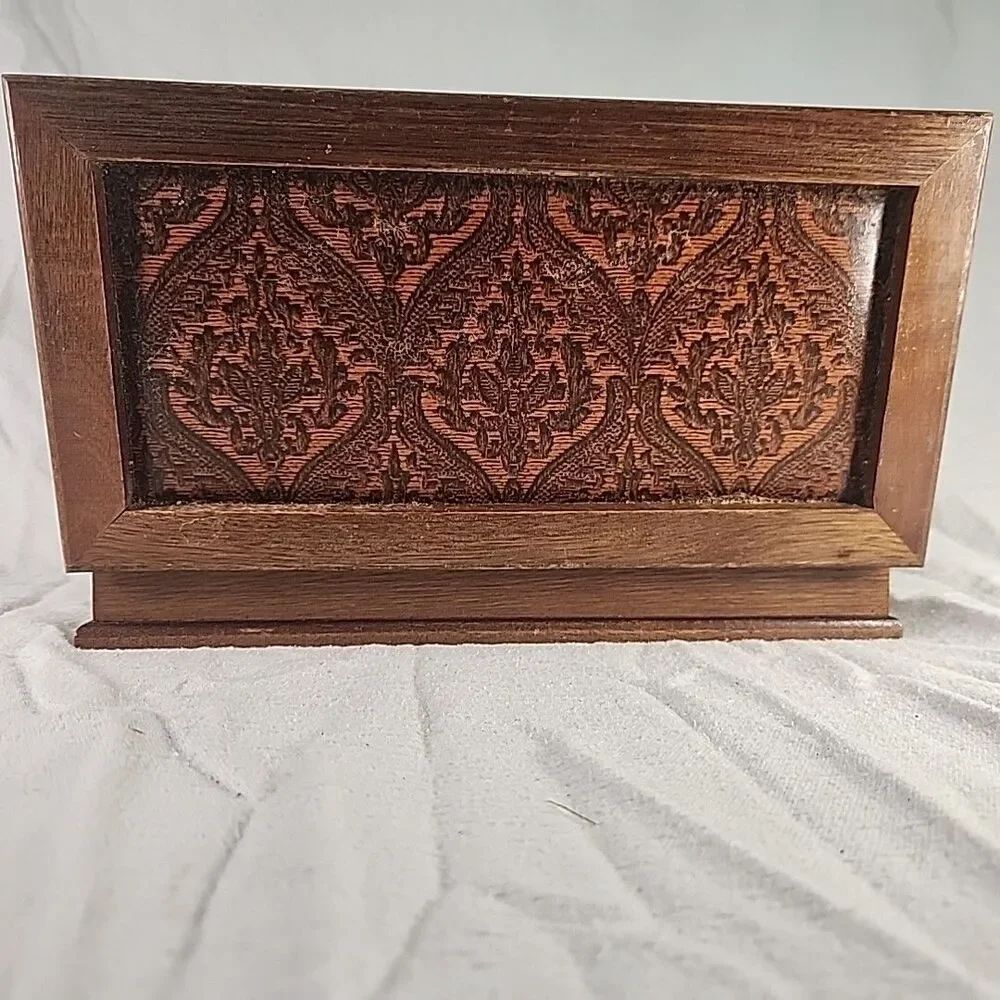Unbranded jewelry box